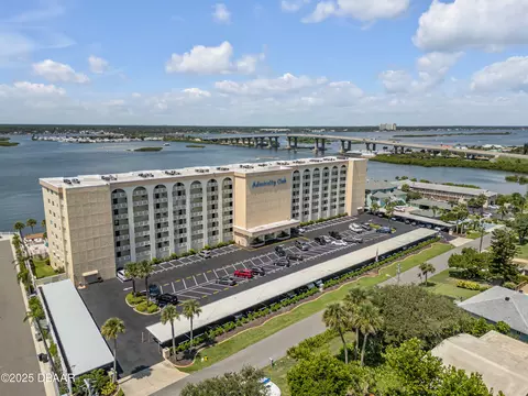 3606 S Peninsula Dr, Port Orange, FL 32127