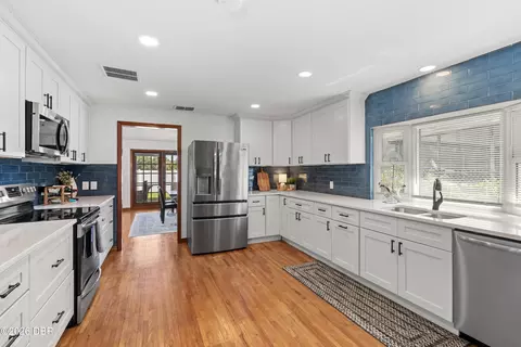 Kitchen - 4 Saint Johns Pl, Ormond Beach, FL 32176 photo 2 of 3