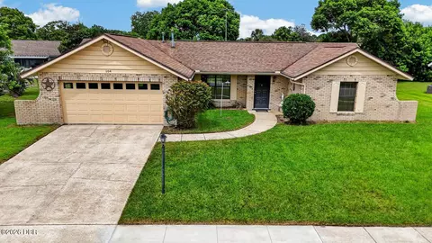 104 Colleen Dr, Daytona Beach, FL 32119