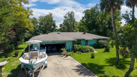 745 Gladiola Ave, Holly Hill, FL 32117