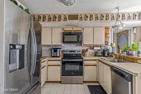 Kitchen - 395 S Atlantic Ave, Ormond Beach, FL 32176 photo 2 of 4