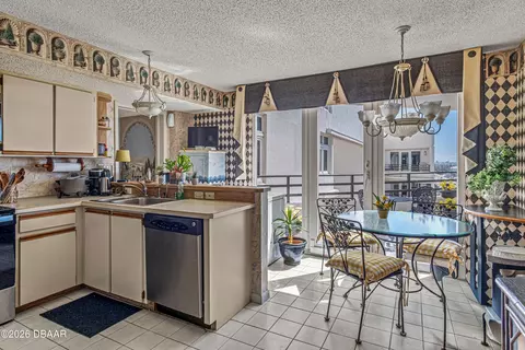 Kitchen - 395 S Atlantic Ave, Ormond Beach, FL 32176 photo 4 of 4
