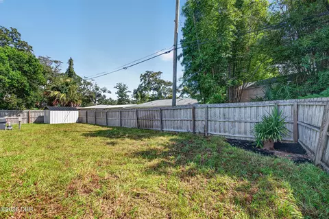 Exterior - 911 Woodmere Cir, Ormond Beach, FL 32174 photo 8 of 10