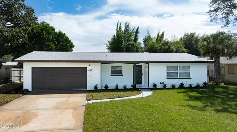 Exterior - 911 Woodmere Cir, Ormond Beach, FL 32174 photo 2 of 10