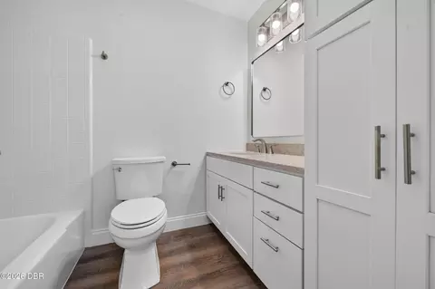 Bath - 911 Woodmere Cir, Ormond Beach, FL 32174 photo 2 of 4