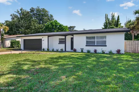 Exterior - 911 Woodmere Cir, Ormond Beach, FL 32174 photo 9 of 10