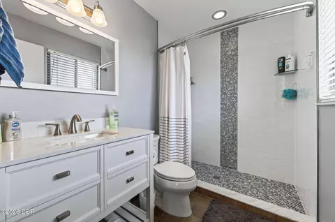 Bath - 1613 Juno Trl, Astor, FL 32102 photo 1 of 3