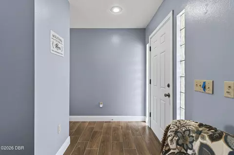 Entry Way - 1613 Juno Trl, Astor, FL 32102 photo 2 of 5