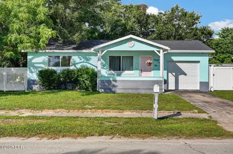 856 Berkshire Rd, Daytona Beach, FL 32117