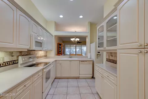 Kitchen - 3005 Glin Cir, Ormond Beach, FL 32174 photo 2 of 4