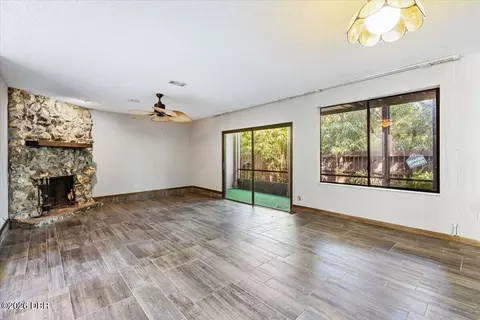 Living - 3 Havenwood Trl, Ormond Beach, FL 32174 photo 2 of 4