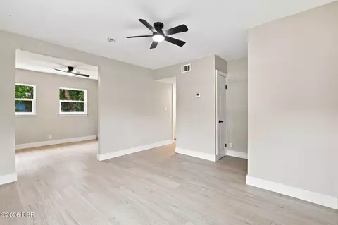 Living - 264 Laws Ln, Ormond Beach, FL 32174 photo 2 of 4
