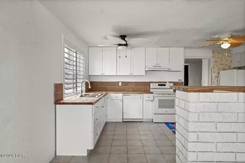 Kitchen - 3 Ocean Edge Dr, Ormond Beach, FL 32176 photo 1 of 5
