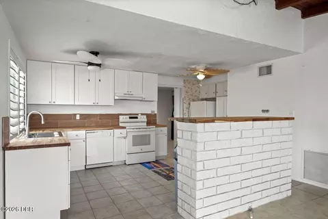 Kitchen - 3 Ocean Edge Dr, Ormond Beach, FL 32176 photo 2 of 5