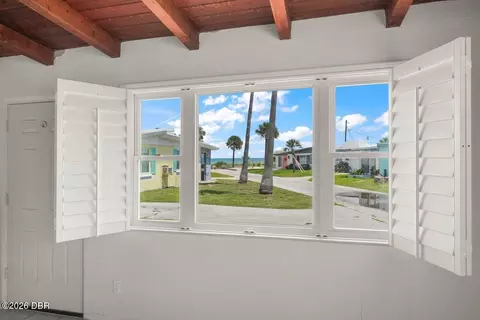 Living - 3 Ocean Edge Dr, Ormond Beach, FL 32176 photo 3 of 4