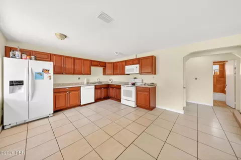 Kitchen - 71 Fairview Ave, Ormond Beach, FL 32174 photo 2 of 7