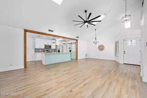 Living - 5 Winding Woods Trl, Ormond Beach, FL 32174 photo 2 of 3