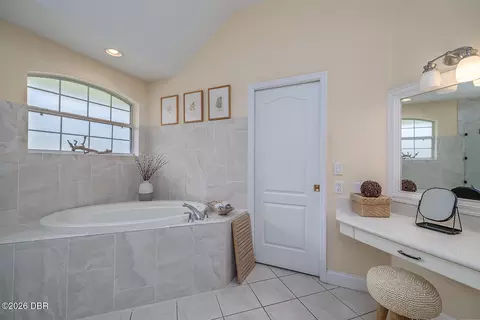 Bath - 1416 Kilrush Dr, Ormond Beach, FL 32174 photo 2 of 3