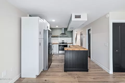 Kitchen - 5500 Ocean Shore Blvd, Ormond Beach, FL 32176 photo 7 of 7