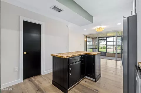 Kitchen - 5500 Ocean Shore Blvd, Ormond Beach, FL 32176 photo 5 of 7