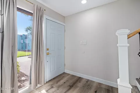 Entry Way - 5500 Ocean Shore Blvd, Ormond Beach, FL 32176 photo 2 of 6