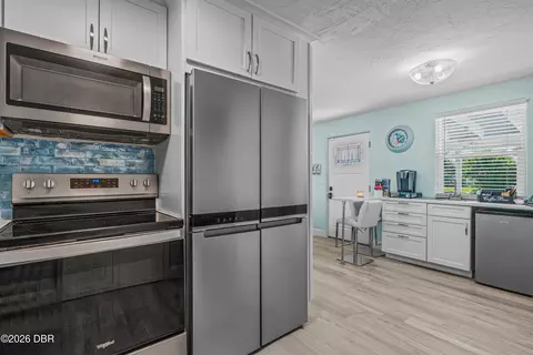Kitchen - 7 River Dr, Ormond Beach, FL 32176 photo 2 of 3