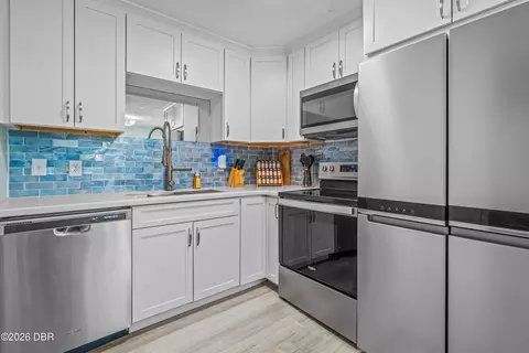 Kitchen - 7 River Dr, Ormond Beach, FL 32176 photo 1 of 3