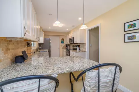 Kitchen - 4 Smugglers Cv, Ormond Beach, FL 32176 photo 2 of 4