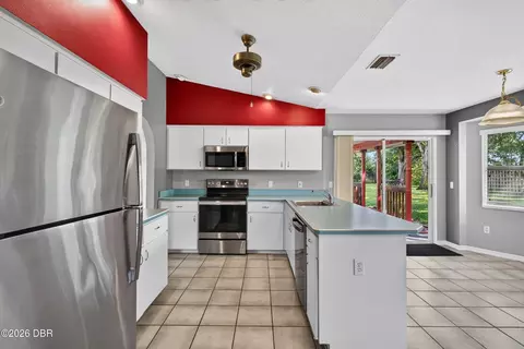 Kitchen - 9 China Moon Dr, Ormond Beach, FL 32174 photo 1 of 10
