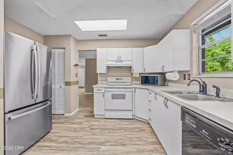 Kitchen - 211 Sanchez Ave, Ormond Beach, FL 32174 photo 1 of 3