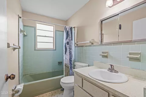Bath - 211 Sanchez Ave, Ormond Beach, FL 32174 photo 2 of 3