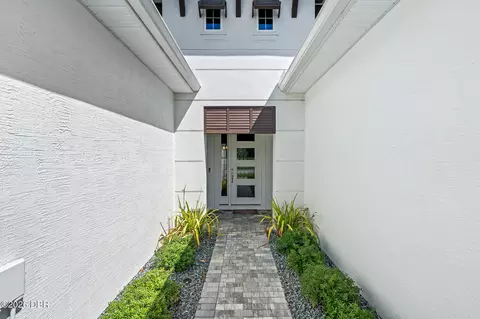 Entry Way - 13 Regency Rd, Ormond Beach, FL 32174 photo 1 of 3
