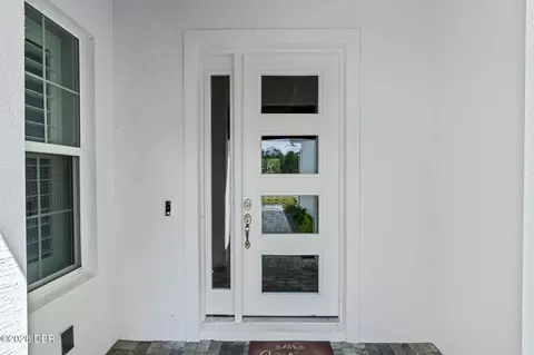 Entry Way - 13 Regency Rd, Ormond Beach, FL 32174 photo 2 of 3