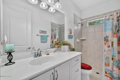 Bath - 380 Chesham St, Ormond Beach, FL 32174 photo 3 of 3