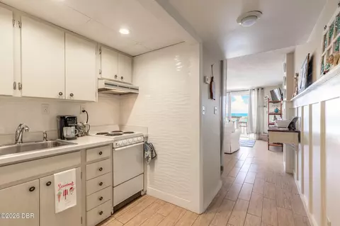 Kitchen - 1575 Ocean Shore Blvd, Ormond Beach, FL 32176 photo 1 of 4