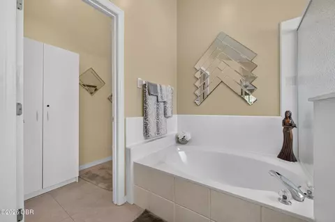Bath - 911 Brookridge Ln, Ormond Beach, FL 32174 photo 2 of 3