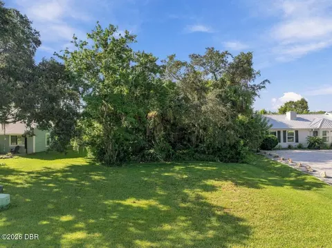 1236 Wayne Ave, New Smyrna Beach, FL 32168