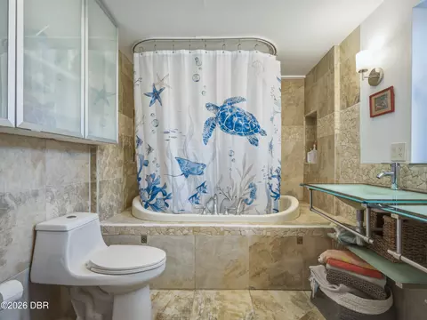 Bath - 125 Dixwood Ave, Edgewater, FL 32132 photo 3 of 6