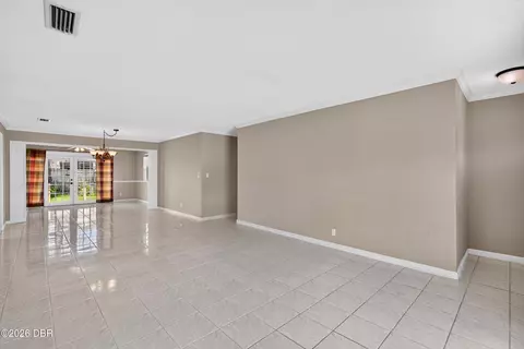 Living - 5 Sycamore Cir, Ormond Beach, FL 32174 photo 2 of 8