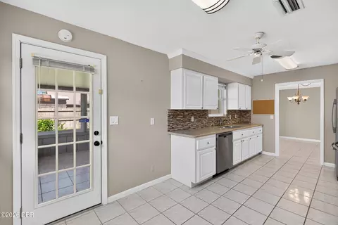 Kitchen - 5 Sycamore Cir, Ormond Beach, FL 32174 photo 5 of 5