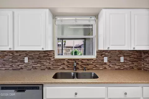 Kitchen - 5 Sycamore Cir, Ormond Beach, FL 32174 photo 3 of 5