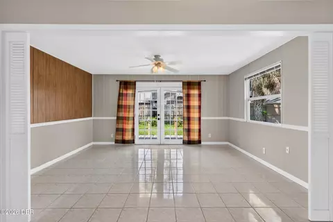 Living - 5 Sycamore Cir, Ormond Beach, FL 32174 photo 7 of 8