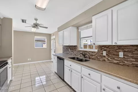Kitchen - 5 Sycamore Cir, Ormond Beach, FL 32174 photo 2 of 5