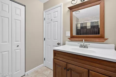 Bath - 5 Sycamore Cir, Ormond Beach, FL 32174 photo 2 of 6