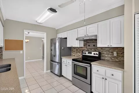 Kitchen - 5 Sycamore Cir, Ormond Beach, FL 32174 photo 4 of 5