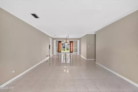 Living - 5 Sycamore Cir, Ormond Beach, FL 32174 photo 3 of 8