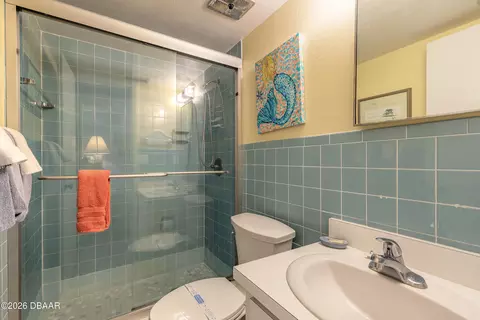 Bath - 1601 Ocean Shore Blvd, Ormond Beach, FL 32176 photo 1 of 2