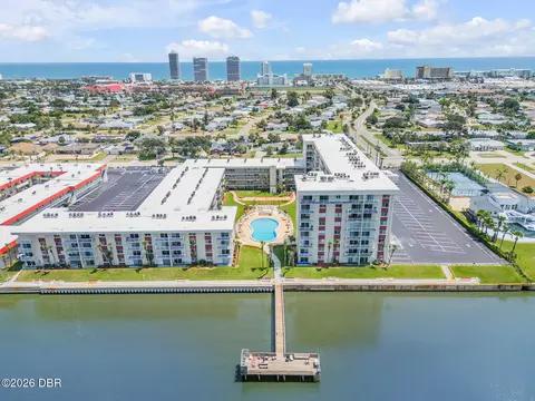 2711 N Halifax Ave, Daytona Beach, FL 32118