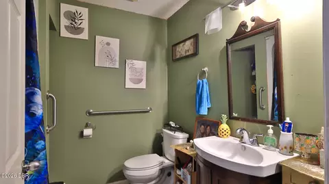 Bath - 720 S Ridgewood Ave, Ormond Beach, FL 32174 photo 2 of 2