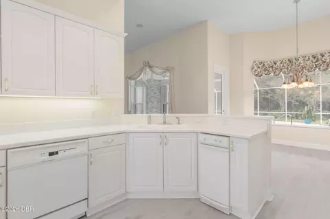 Kitchen - 47 Cambridge Trce, Ormond Beach, FL 32174 photo 2 of 5